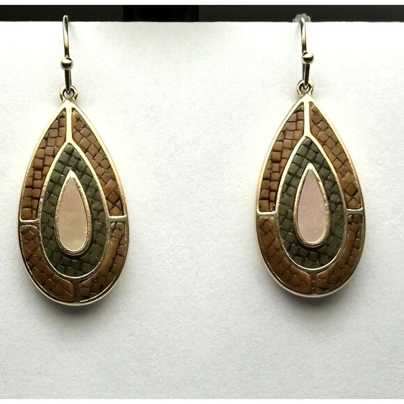 Vintage Monet Teardrop Earrings Mother of Pearl Brown Gray Mosaic Gold Tone - Picture 5 of 10